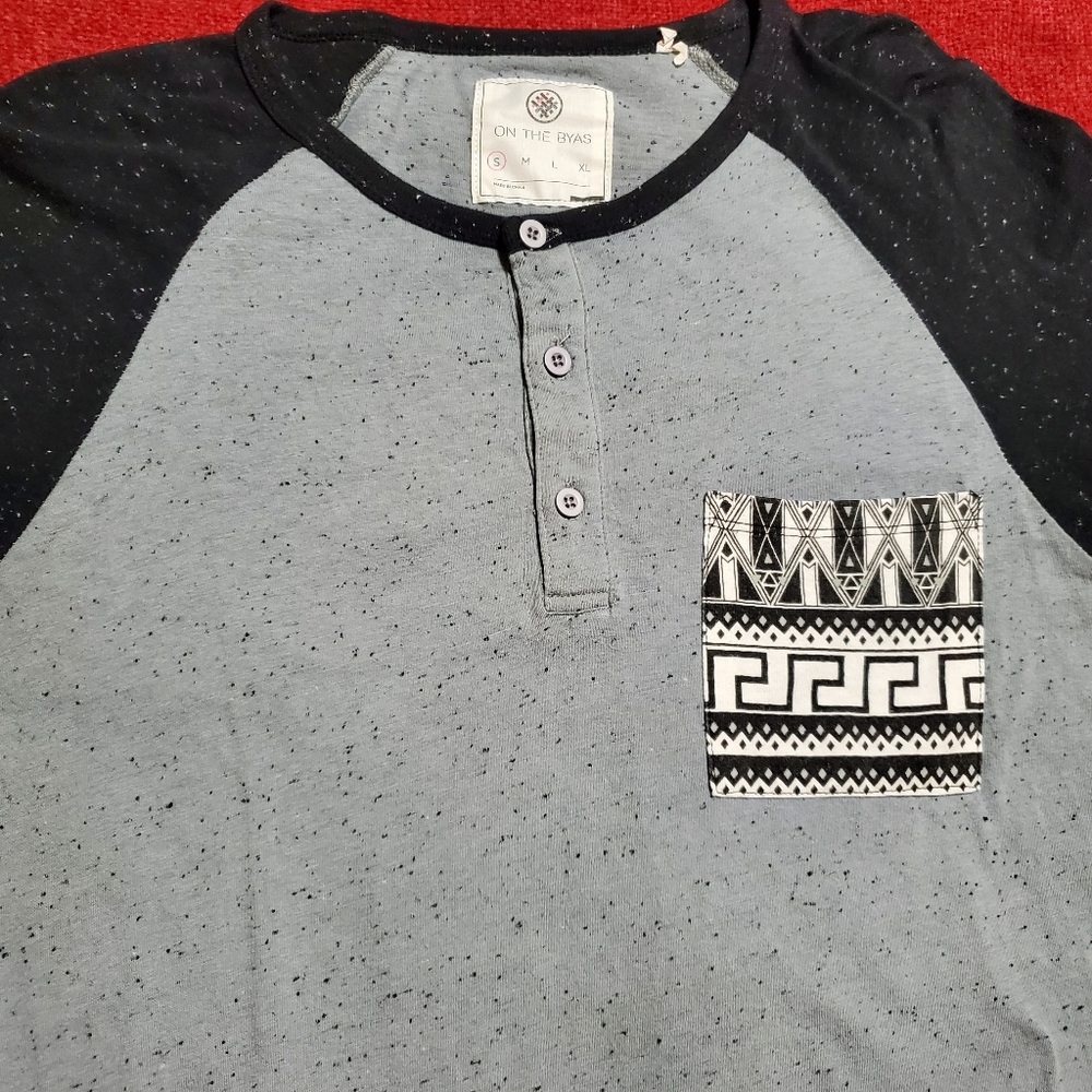 On The Byas Small 3/4 Sleeve Shirt